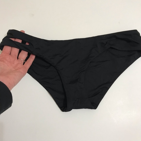 NWT L Space Black 2 Piece Bikini - Picture 4 of 7